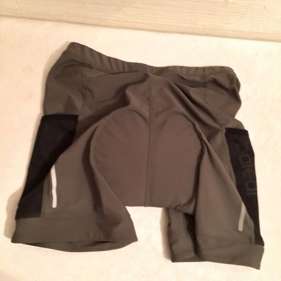 Baleaf  Woman’s Cycling Shorts - Picture 2 of 4